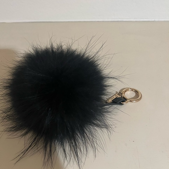 Pom Pom key chain. Authentic Fox fur keychain. Linda Richard’s NY. Orig $150 - Picture 2 of 7